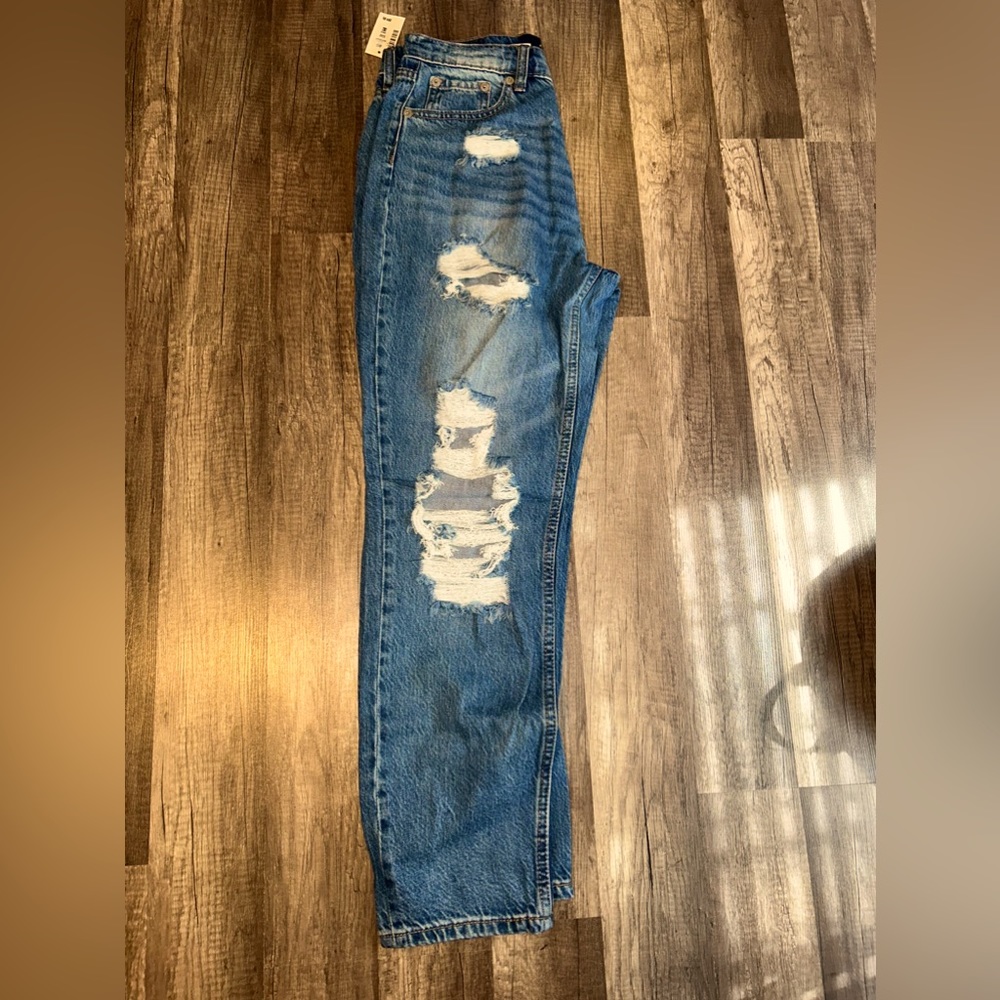 Aeropostale 90s Baggy Mom Jeans.